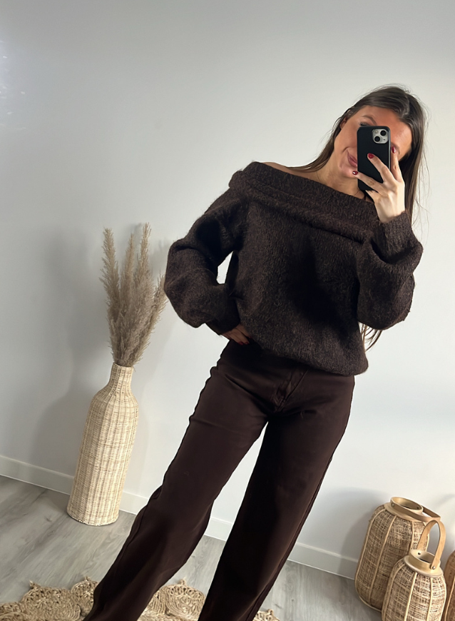 LOLA - Off-the-Shoulder Choco Sweater