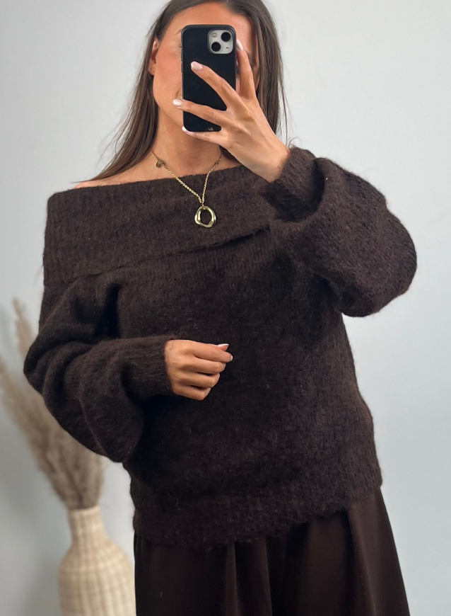 LOLA - Off-the-Shoulder Choco Sweater