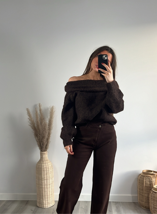 LOLA - Off-the-Shoulder Choco Sweater