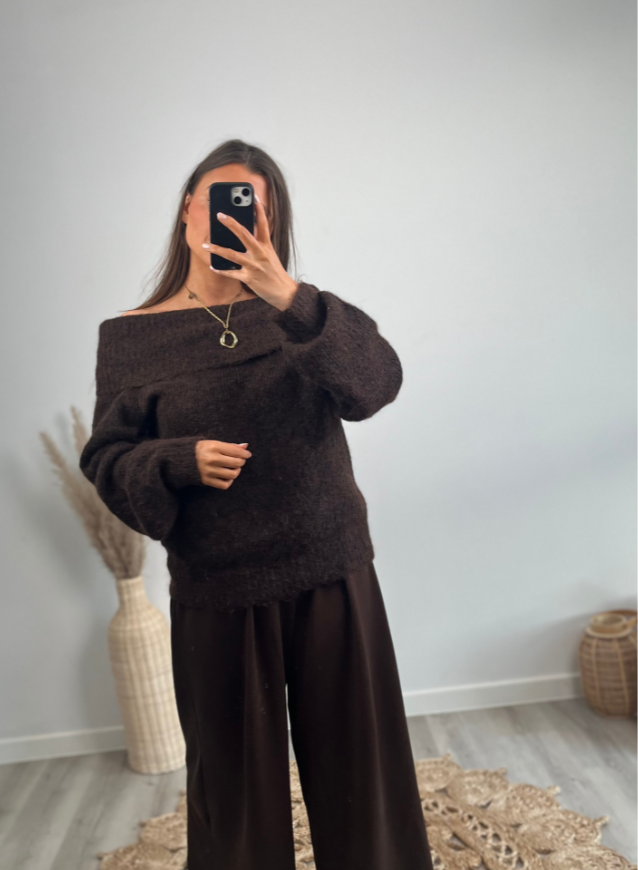 LOLA - Off-the-Shoulder Choco Sweater